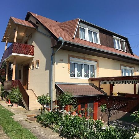 Fecske Vendeghaz Apartment Heviz Bagian luar foto