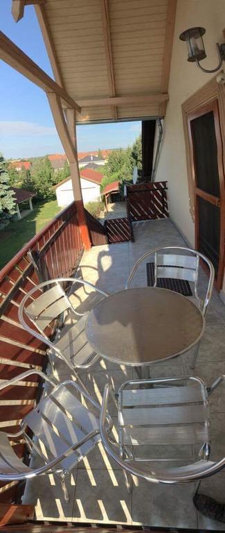 Fecske Vendeghaz Apartment Heviz Bagian luar foto